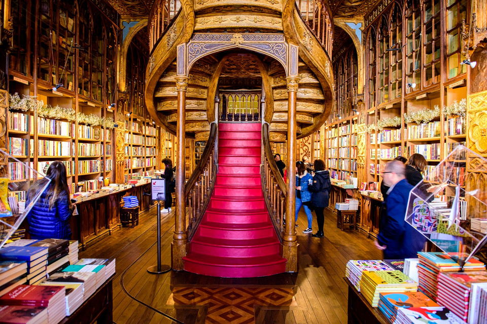 Книжный магазин Lello в Порту