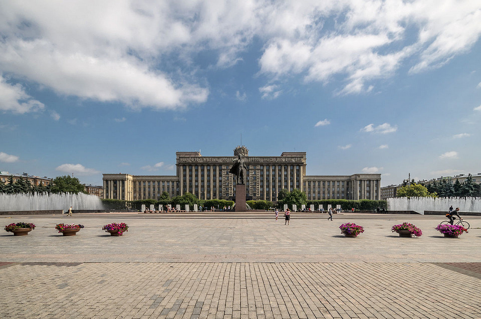 Вид на Московскую площадь и Дом Советов в Санкт-Петербурге