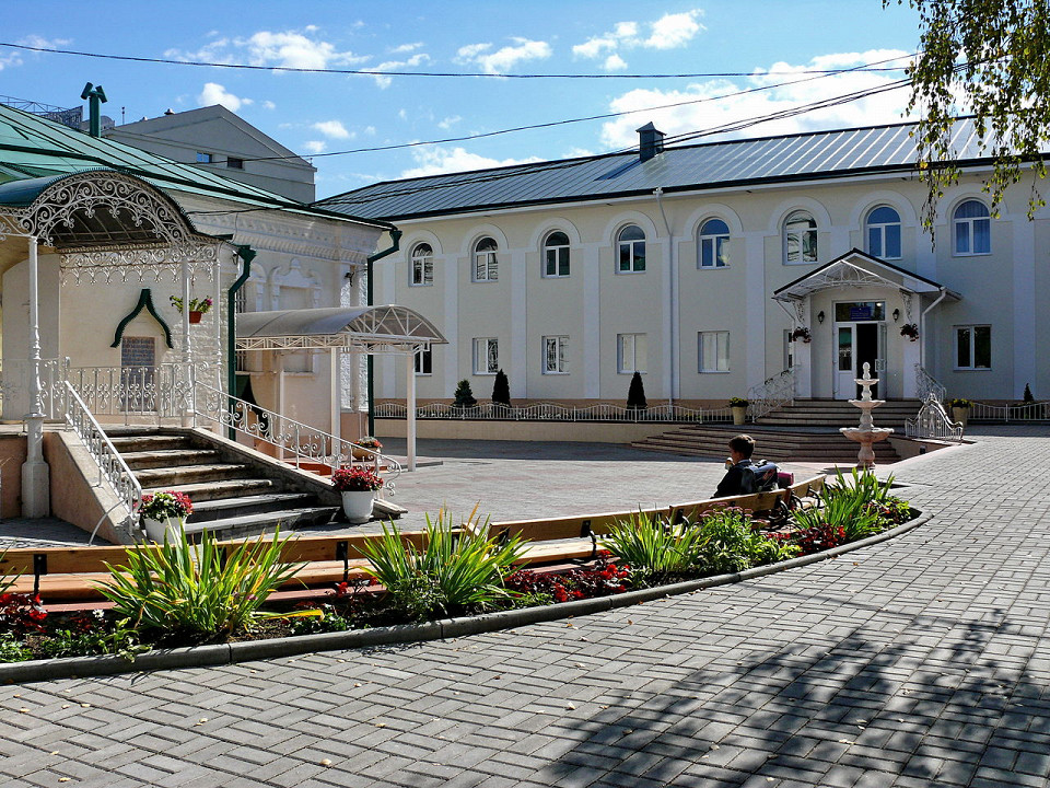 Благовещенская церковь, прихрамовая территория