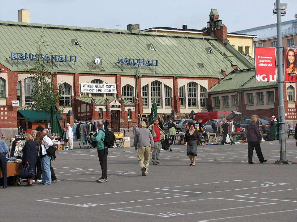 Блошиный рынок в Хельсинки, рыночная площадь