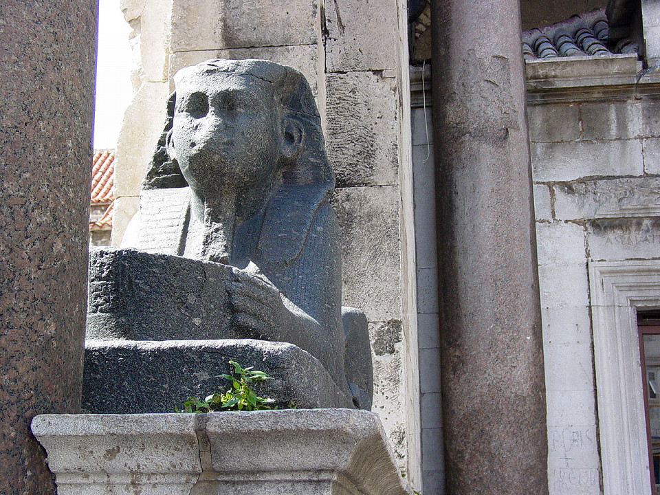 Дворец Диоклетиана, сфинкс