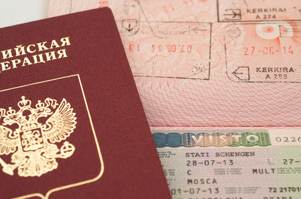 Российский паспорт и итальянская виза