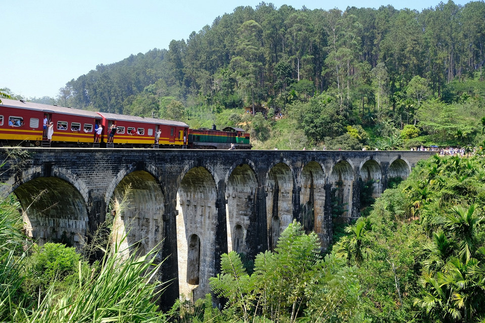 Элла, Шри-Ланка, Девятиарочный мост
