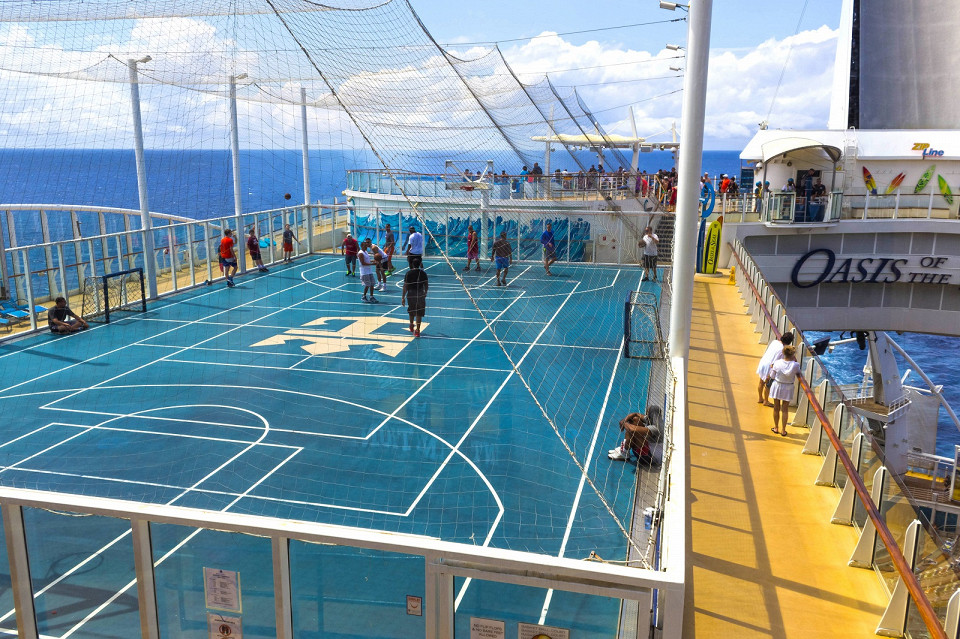 Баскетбол на круизном лайнере Oasis of the Seas компании Royal Caribbean