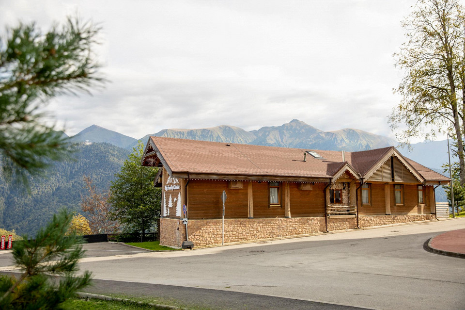 Big Family Chalet with Jacuzzi