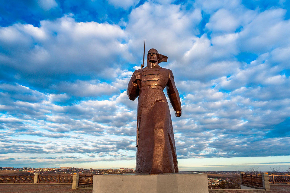 Памятник красноармейцу на крепостной горе в Ставрополе