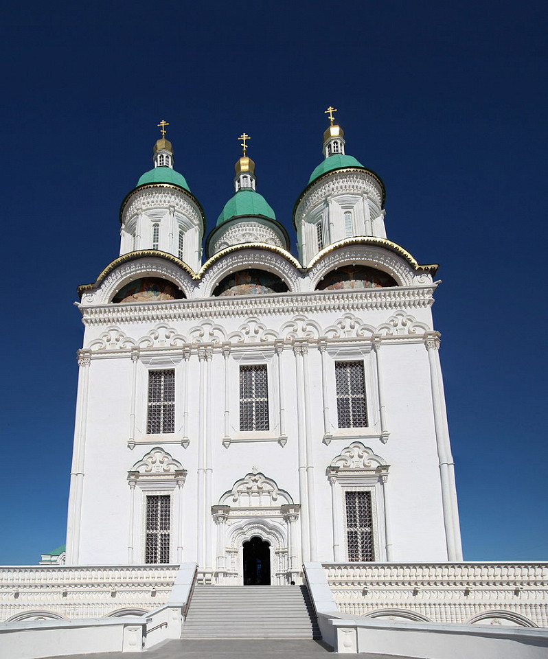 Успенский собор в Астрахани, фасад