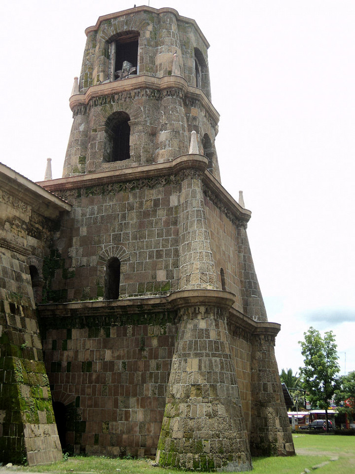 Церковь Миагао, башня