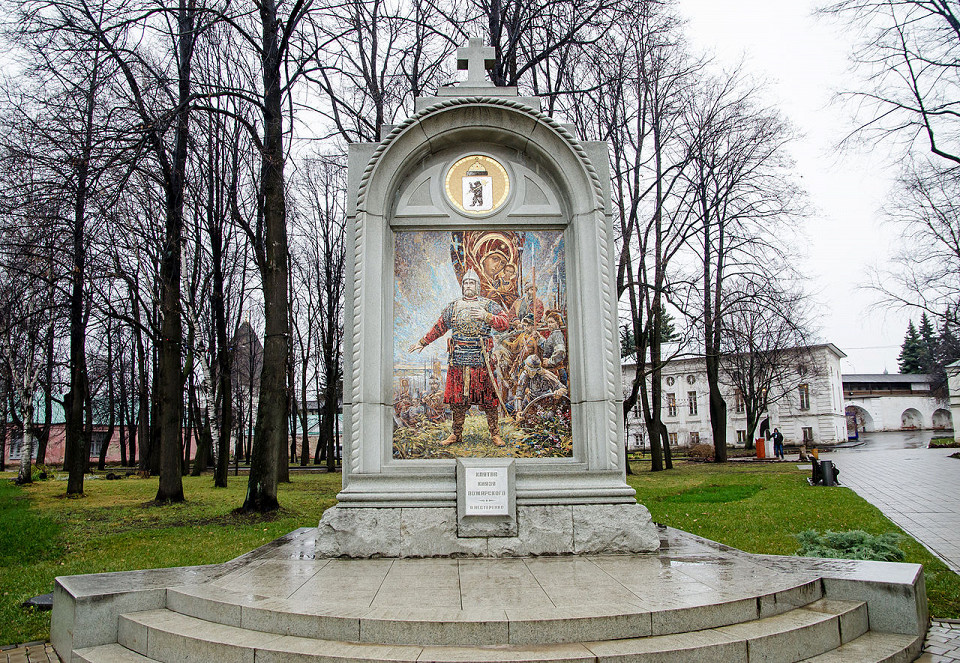 Спасо-Преображенский монастырь, стела Клятва князя Пожарского