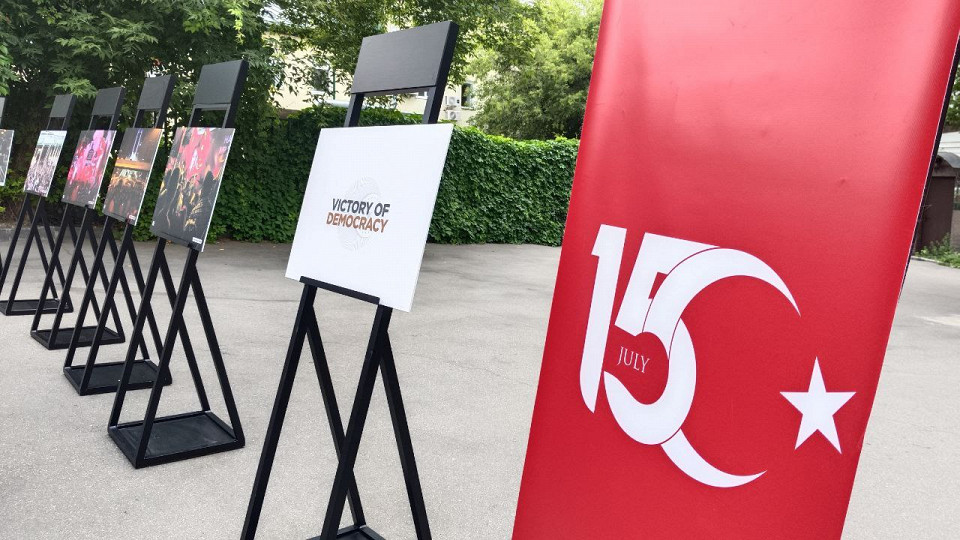 Выставка Герои в Турецком культурном центре