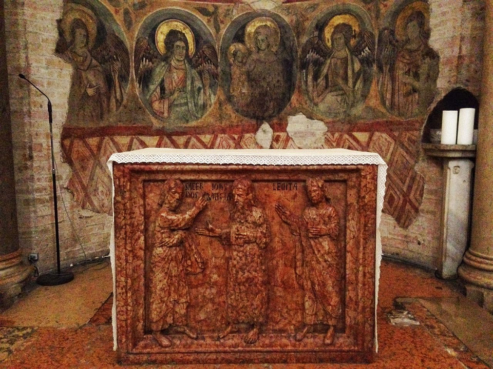 Пармский баптистерий, алтарь
