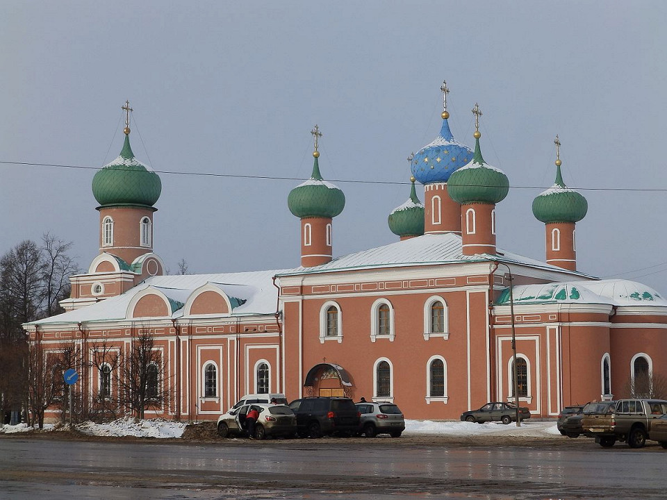 Спасо-Преображенский собор Тихвина