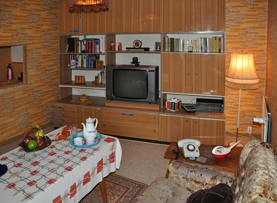Музей ГДР в Берлине, интерьер гостиной