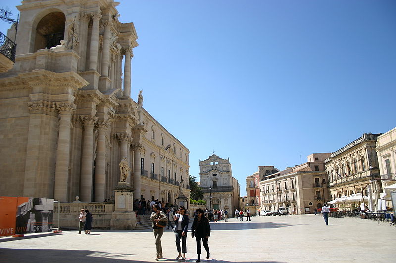 Площадь Duomo в Сиракузах