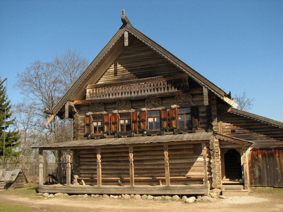 Витославлицы, деревенская изба