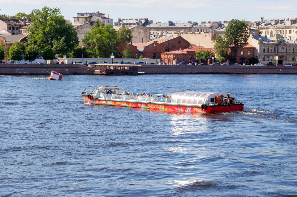 Водная экскурсия hop on, Санкт-Петербург