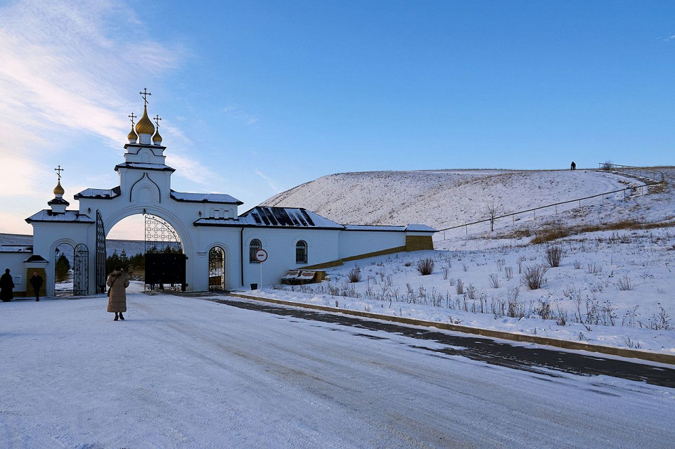 Костомаровский Спасский монастырь, ворота