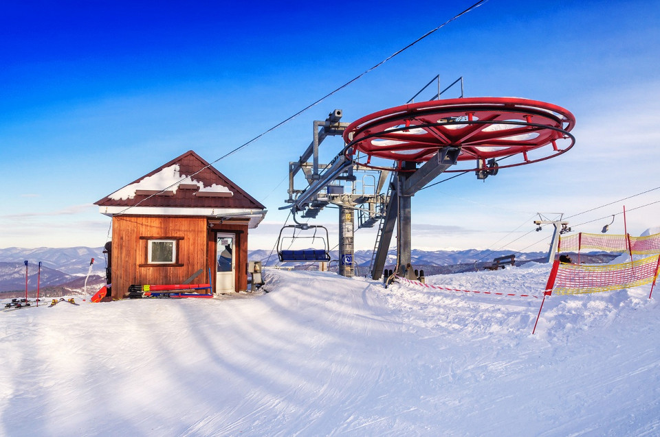 Лыжный подъемник станции в Сестриере