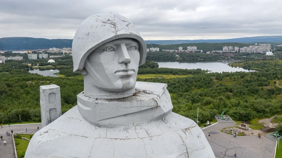 Памятник «Алёша» в Мурманске 2
