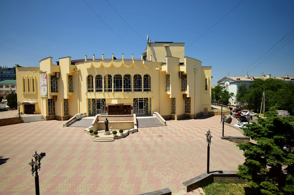 Кумыкский музыкально-драматический театр, Махачкала
