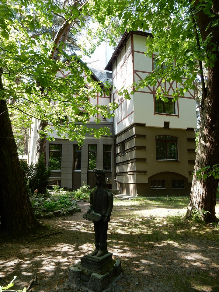 Герои сказок Гофмана, переулок Сказочника Гофмана в Светлогорске