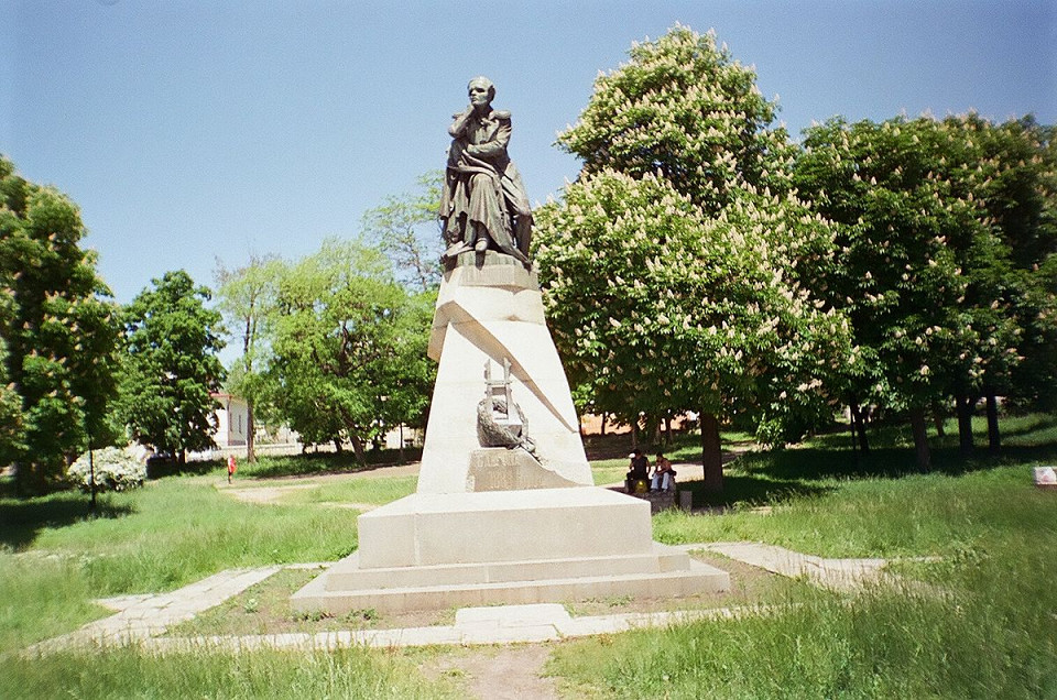 Памятник Лермонтову