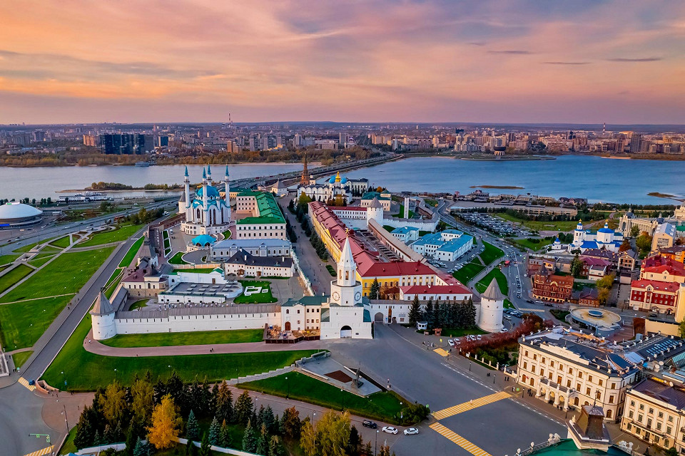 Вид на Казанский кремль и реку