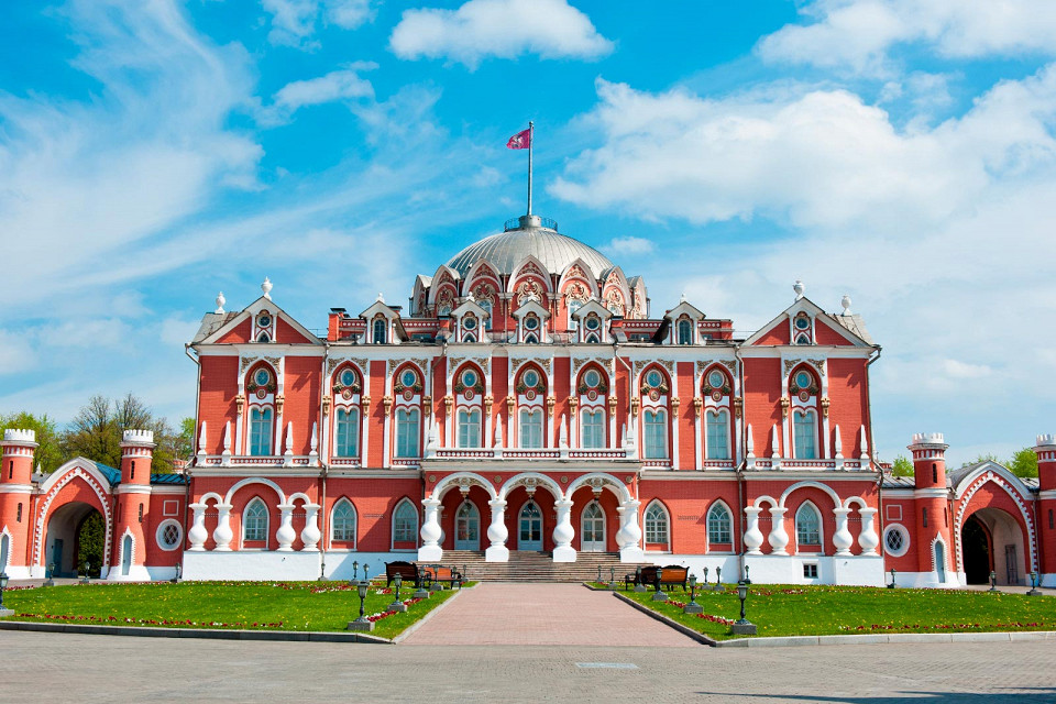 Петровский путевой дворец в Москве