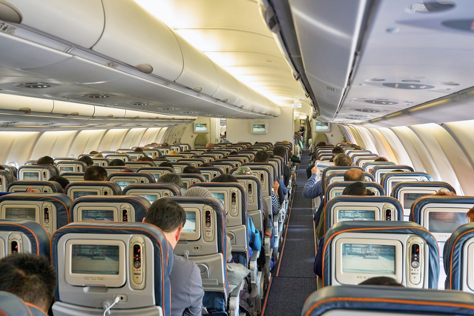 Интерьер самолета Boeing 777-300ER