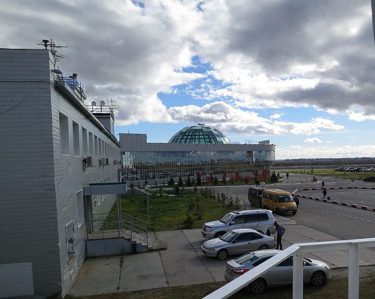 Аэропорт, Салехард