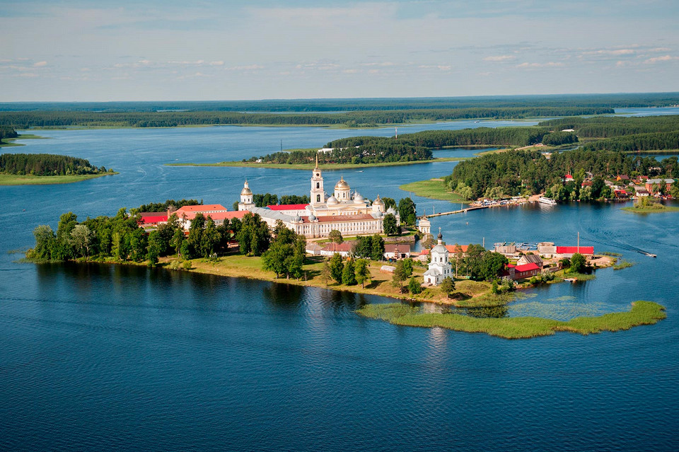 Нило-Столобенская пустынь на озере Селигер
