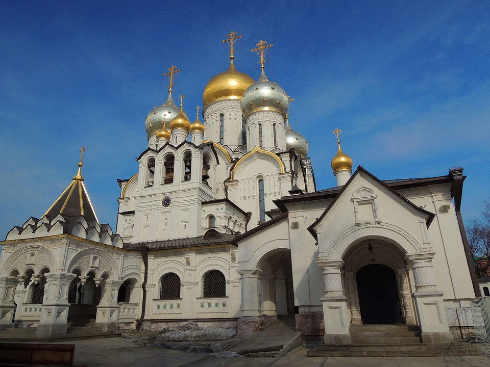 Зачатьевский монастырь, со стороны крыльца