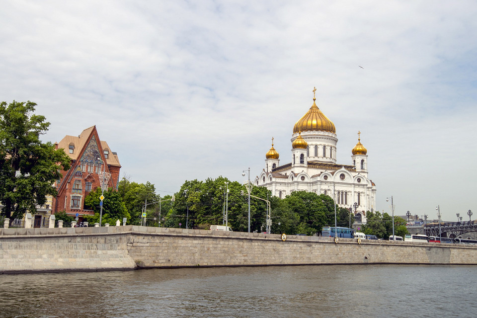 Храм Христа Спасителя, Доходный дом Перцовой