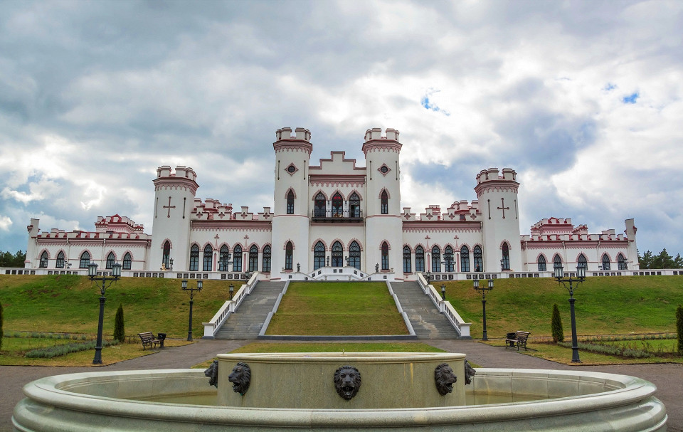 Пусловский дворец, Коссовский замок