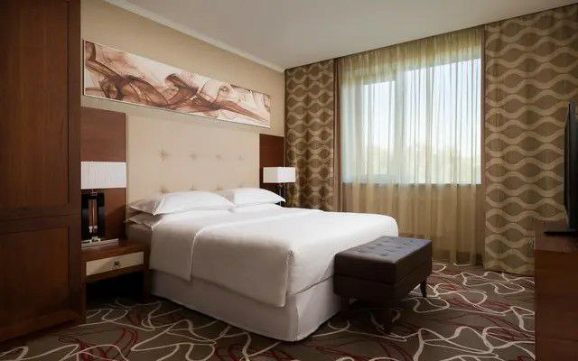 Sheraton Skypoint Luxe Hotel1.jfif
