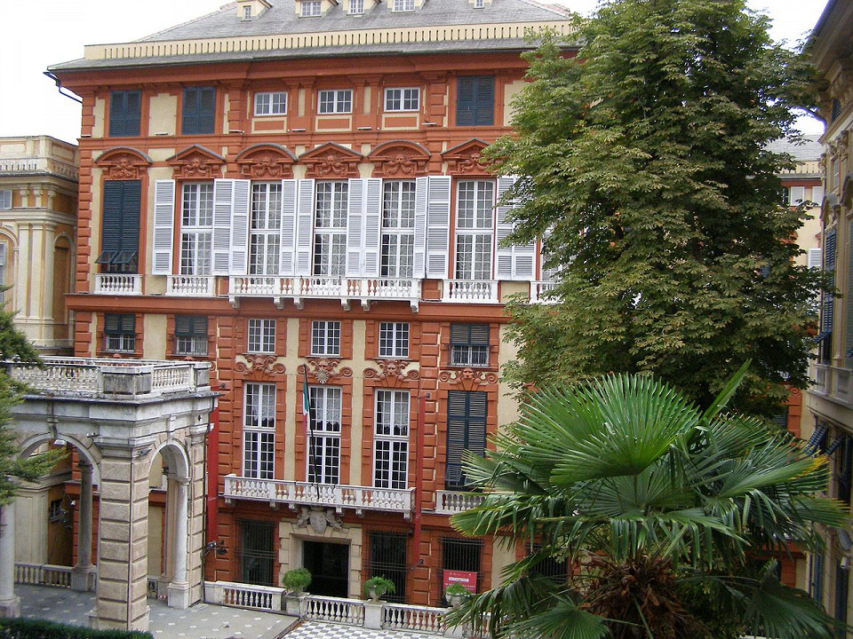 Палацци-дей-Ролли, Palazzo Rosso
