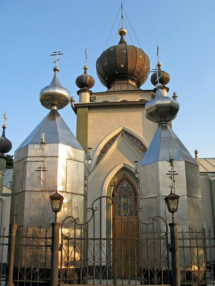 Храм Всех Крымских Святых и Феодора Стратилата, вход