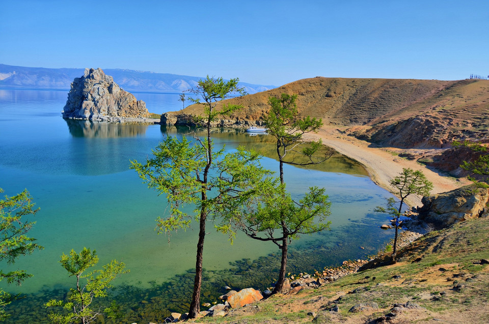 Скала Шаманс на озере Байкал, Ольхон