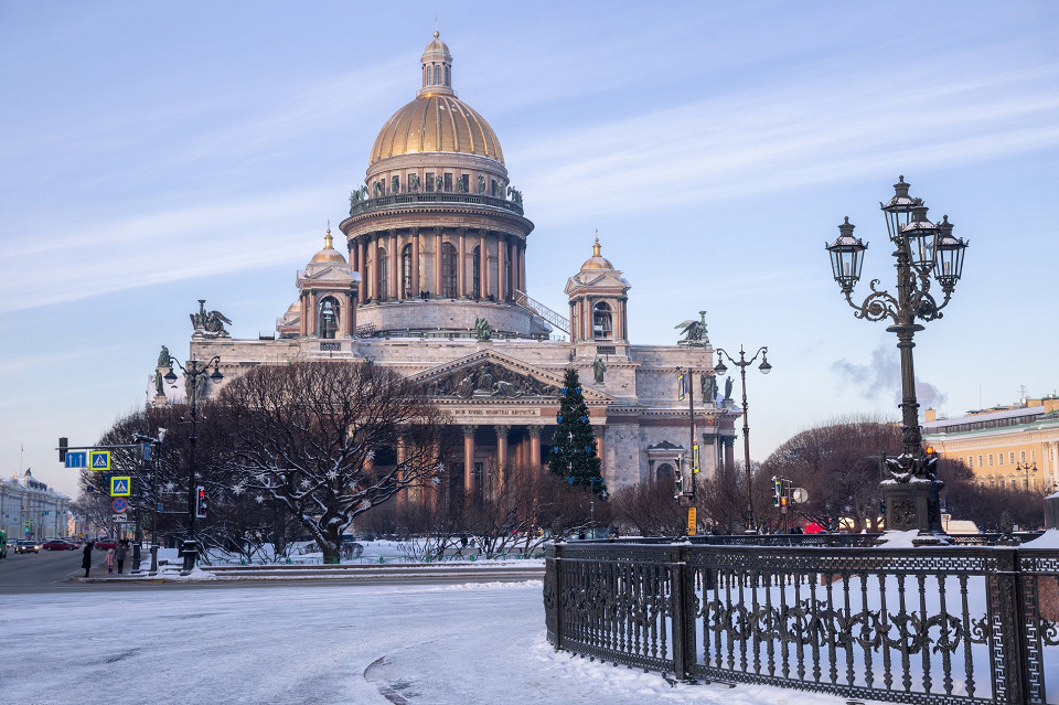 Исаакиевский собор зимой