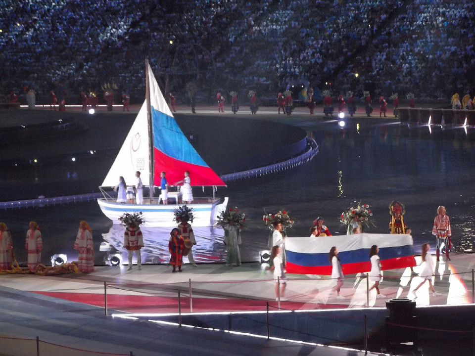 Вынос флага России на открытии Универсиады 2013 в Казани