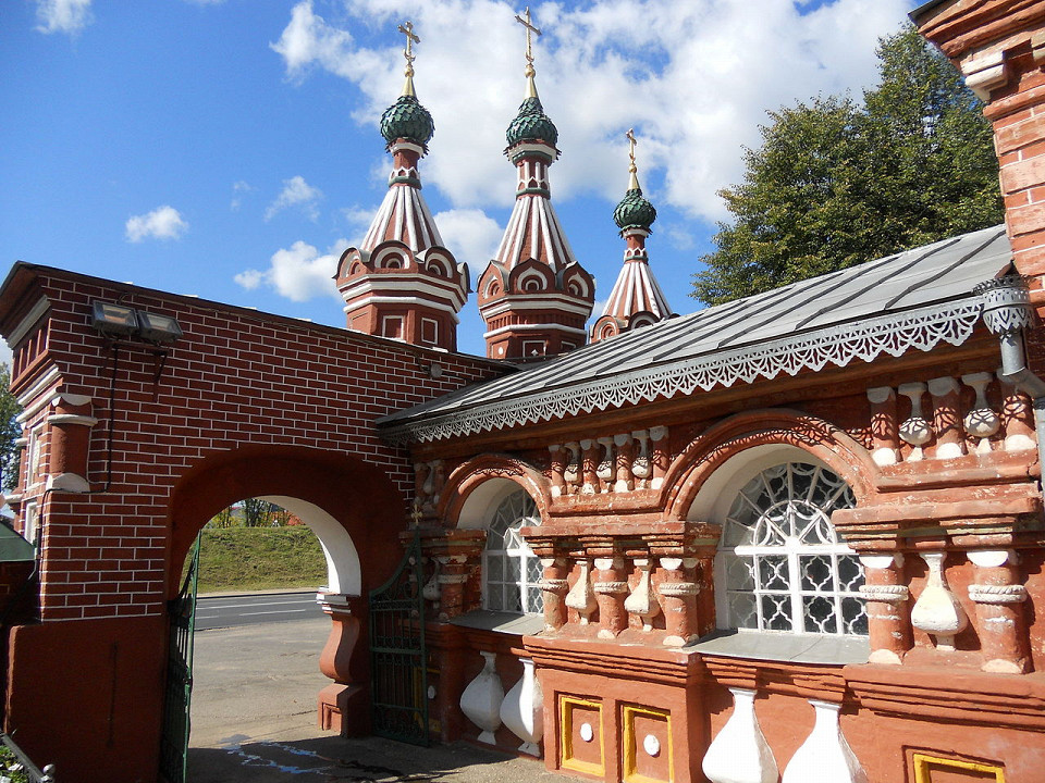 Церковь Воскресения на Дебре, главный вход