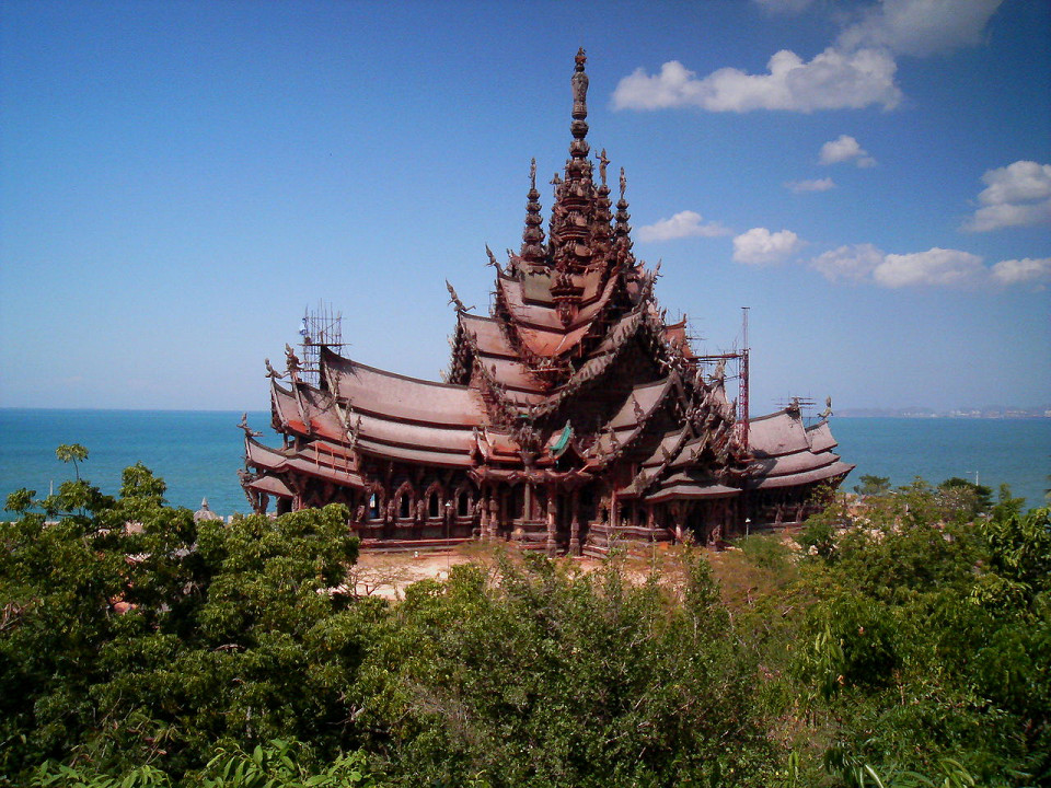 Храм Истины, Паттайя