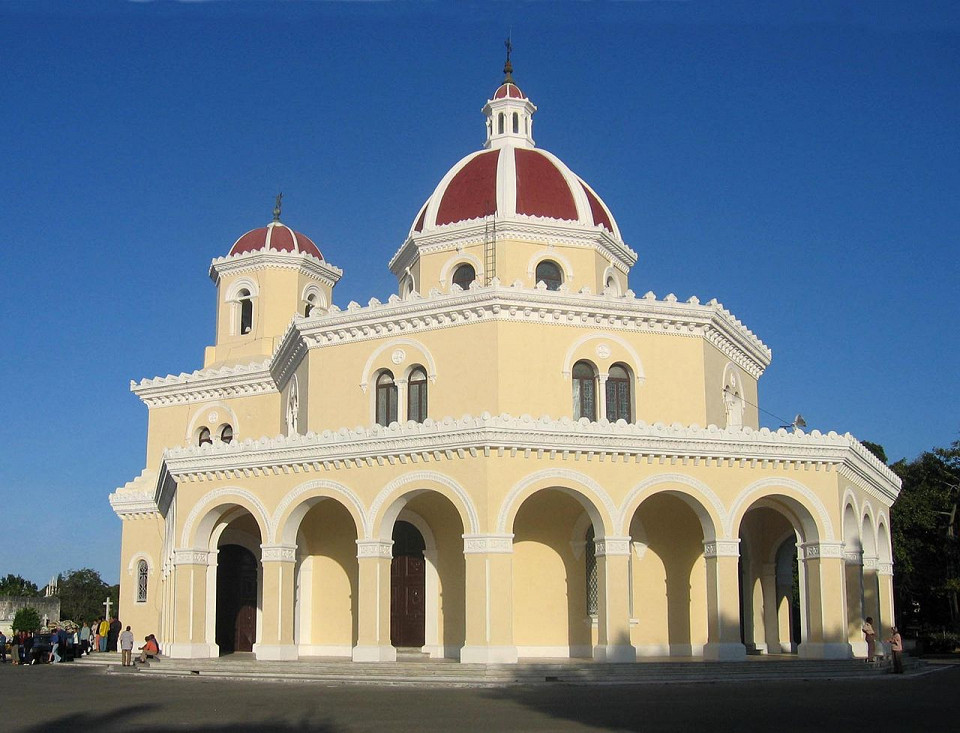 Кладбище Колон, главная церковь