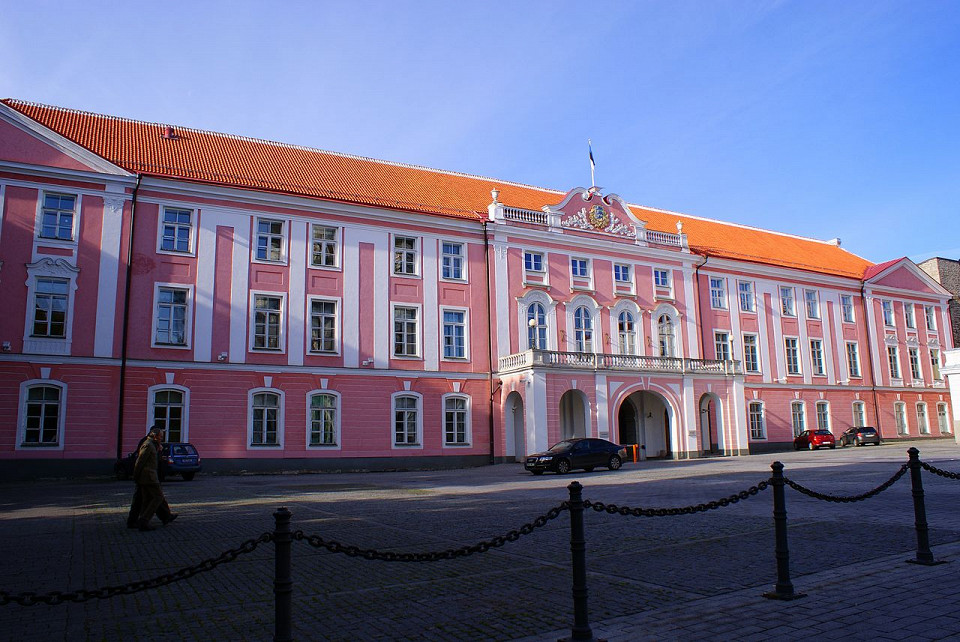 Замок Тоомпеа, здание парламента