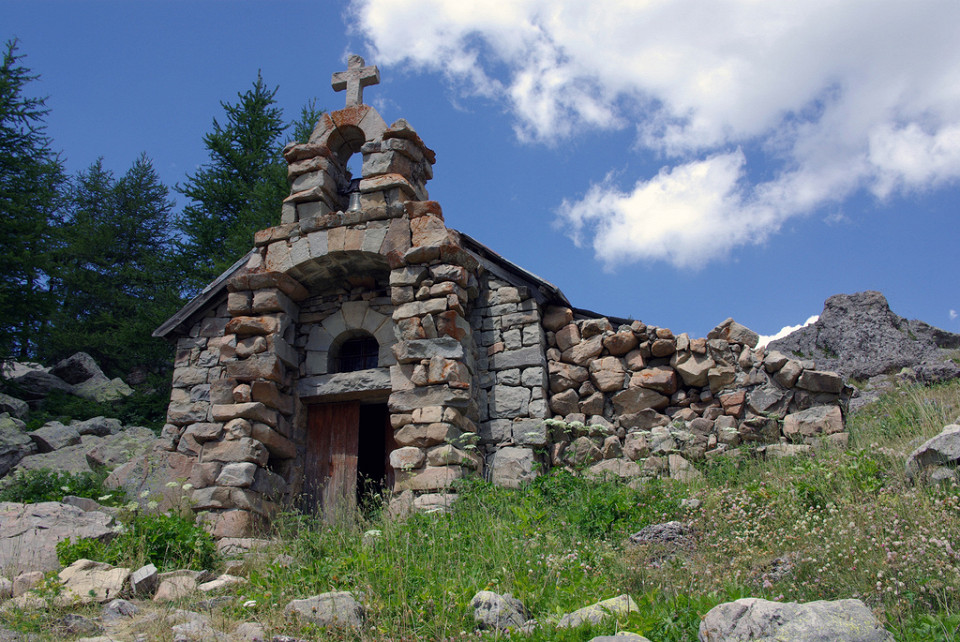 Часовня, озеро Ало