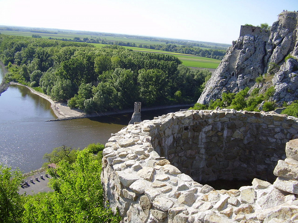 Замок Девин, Братислава