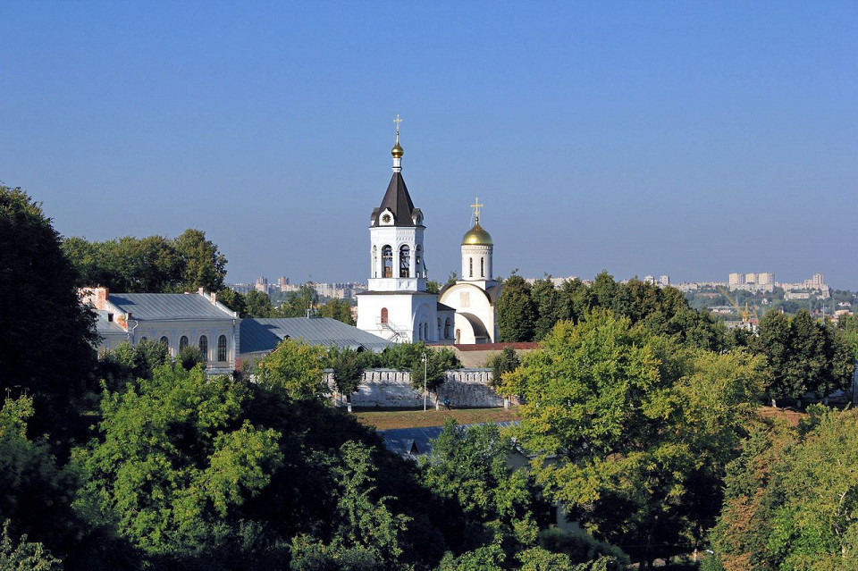Вид на Богородице-Рождественский монастырь во Владимире