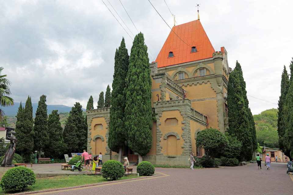 Дворец княгини Гагариной, Алушта