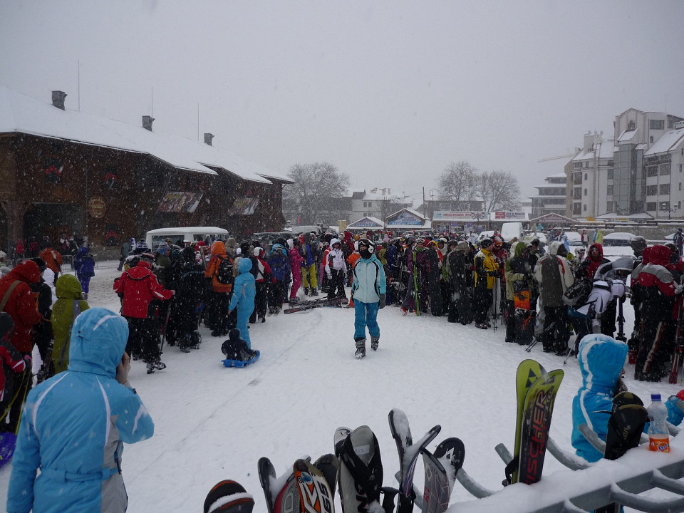 Очередь на кабинный подъемник, Банско