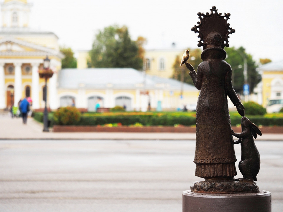 Памятник Снегурочке в Костроме